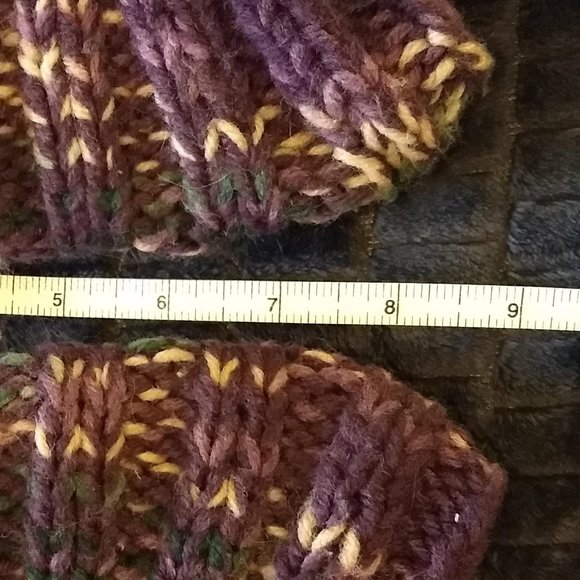 3/$25 vintage 90s NWT hand knit chunky boot style slippers - Picture 4 of 4